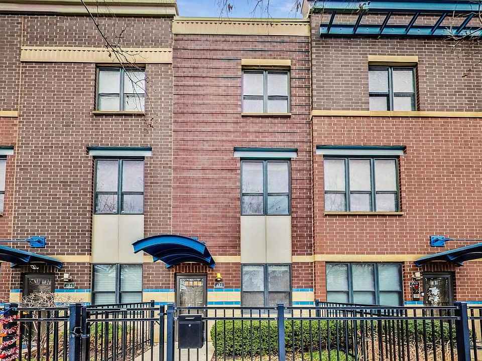1st image of 432 W Elm St Unit 8107