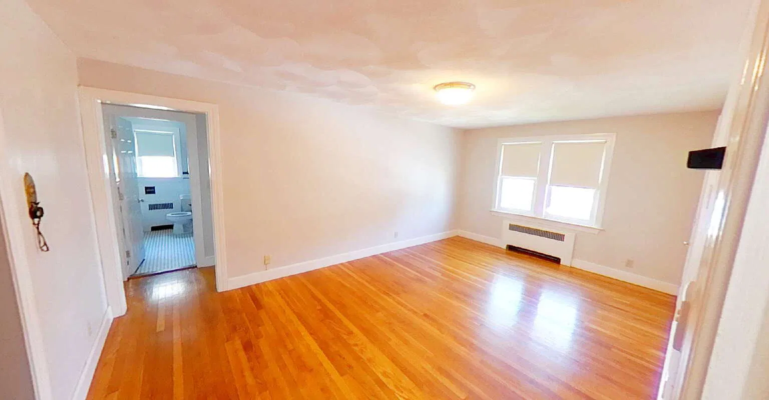 2 bed, 1.0 bath, 860 sqft, $2,200 — Photo 1