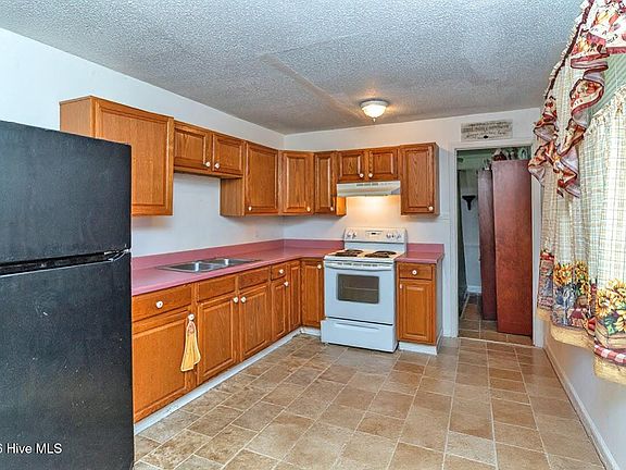 4th image of 302 Nelson Drive