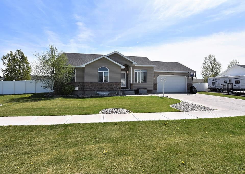 1st image of 3124 N Wildflower Dr