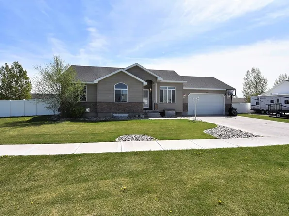 3124 N Wildflower Dr, Idaho Falls, ID 83401