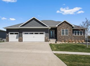 2321 Blythe Blvd, Cedar Falls, IA 50613