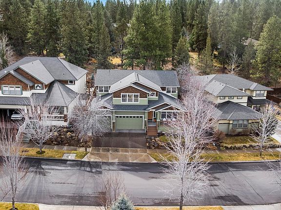 2nd image of 512 NW Flagline Dr