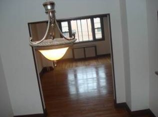 227 N Macquesten Pkwy, Mount Vernon, NY 10550