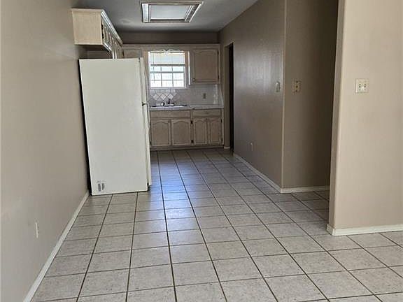 4th image of 706 N Cummings Ave APT 1