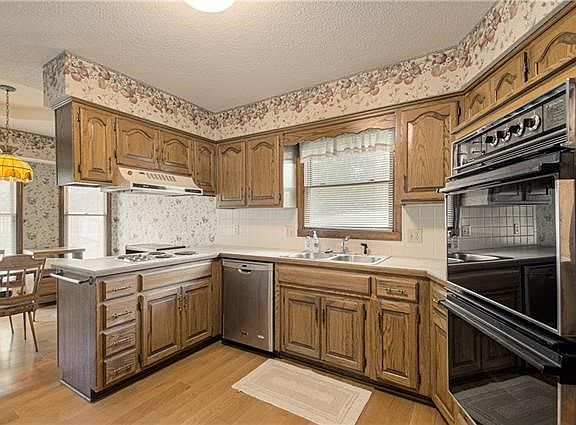 5th image of 8320 N Marston Ave