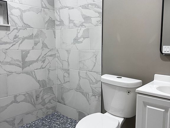 2nd image of 3306 W La Salle St #3