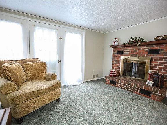 2nd image of 92 East Ave