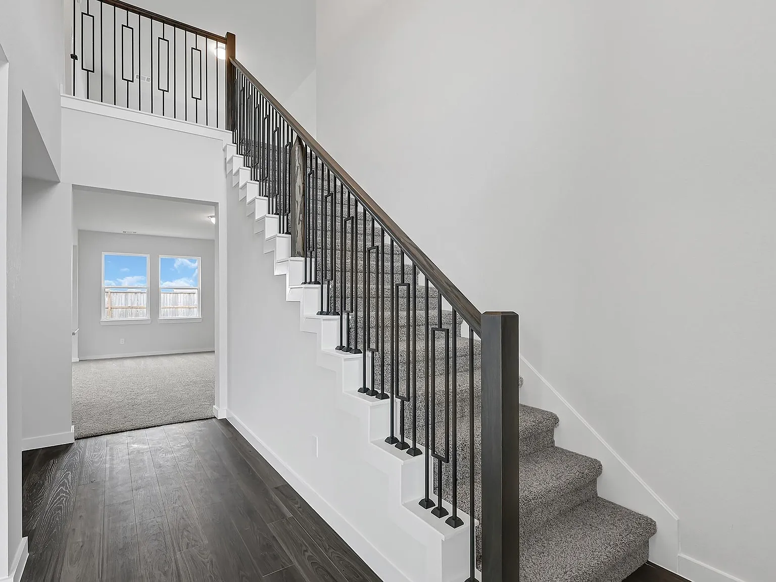 4 bed, 2.5 bath, 2481 sqft, $2,750 — Photo 3
