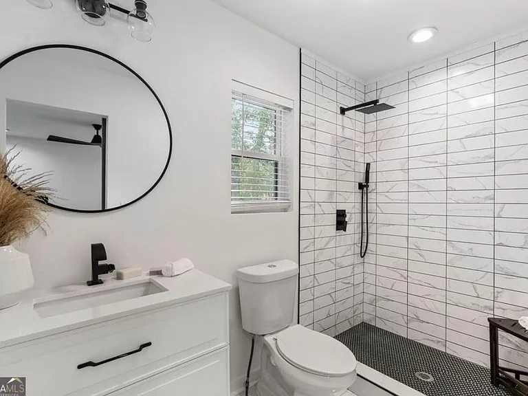1684 Sylvan Rd SW — Photo 12