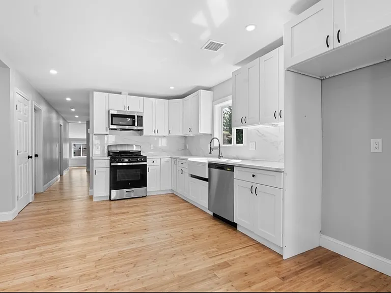 69 Cutler St #B — Photo 1