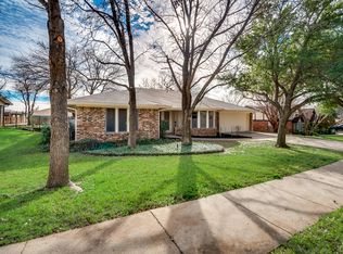 717 Glenhaven Dr, Hurst, TX 76054