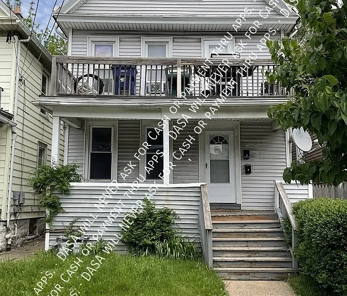 101 Howell St #LOWER — Photo 1