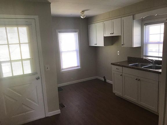 4th image of 385 Lynn Ave