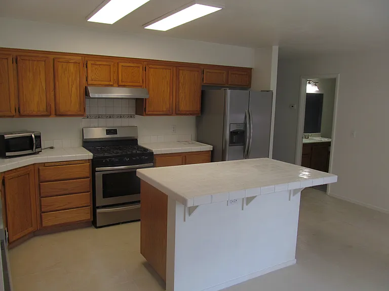 1413 Desert Hills Dr — Photo 7