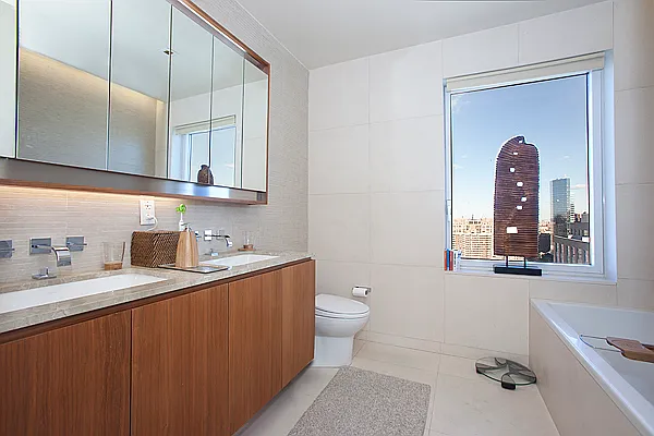 Sold by Adriana Arciello, LREB | media 19