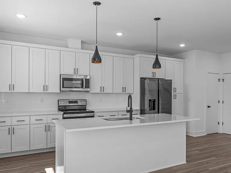 1316 E Lenoir St — Photo 9
