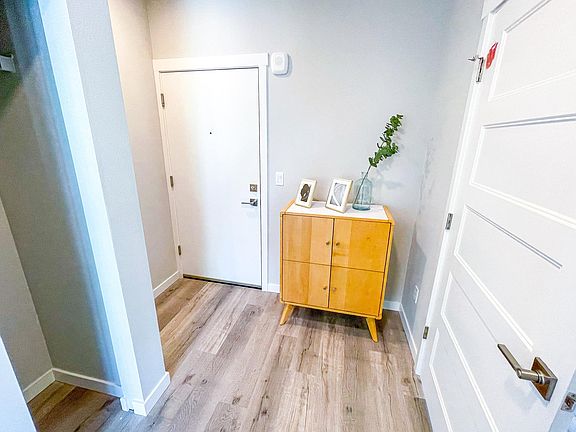 5th image of 5521 15th Ave NE #303