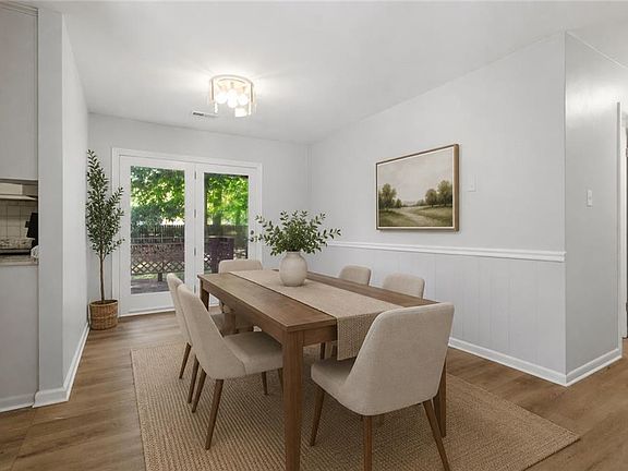 5th image of 4 Two Oaks Ct