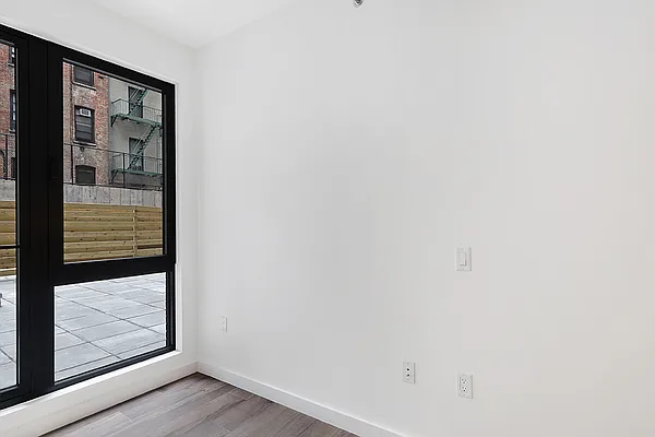 Rented by REZI | media 2