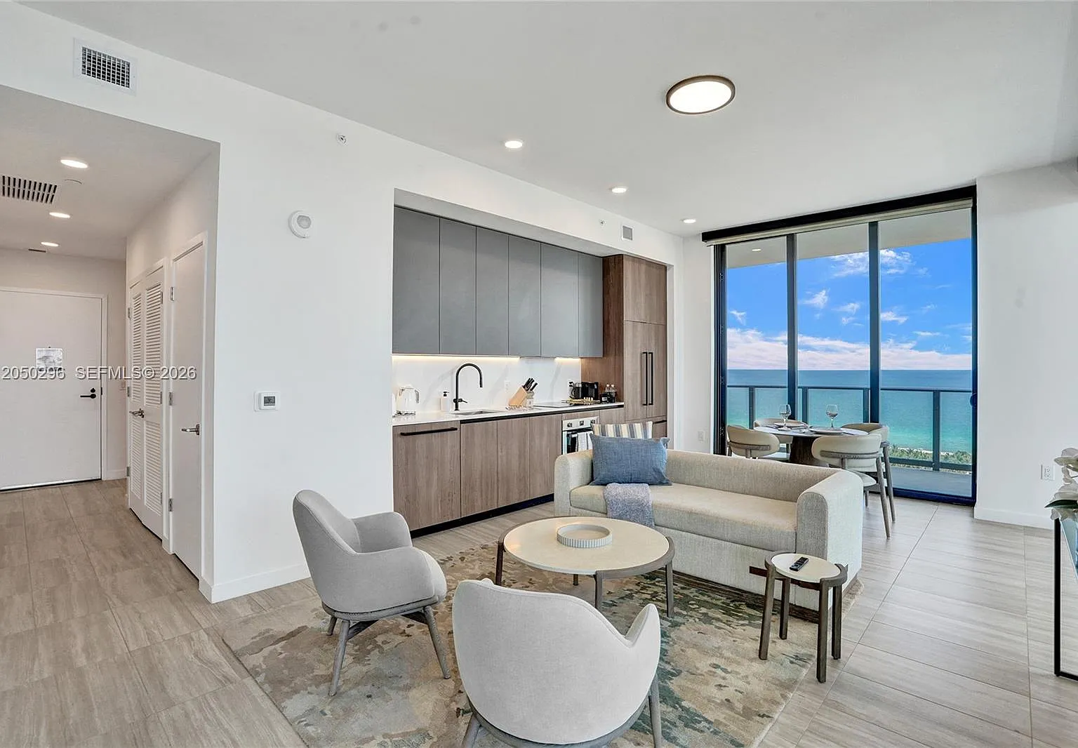 2 bed, 2.0 bath, 884 sqft, $10,500 — Photo 2