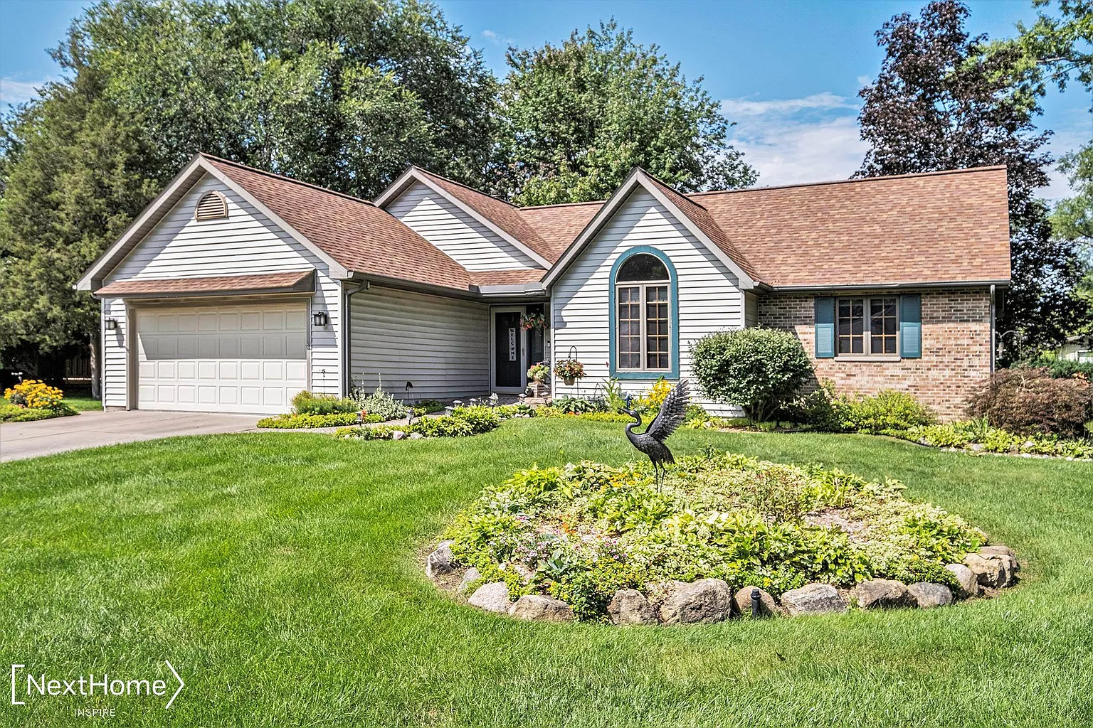 9038 Twin Oaks Ct photo 1