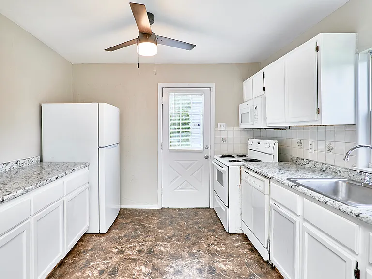 10214 Saint Anthony Ln — Photo 9
