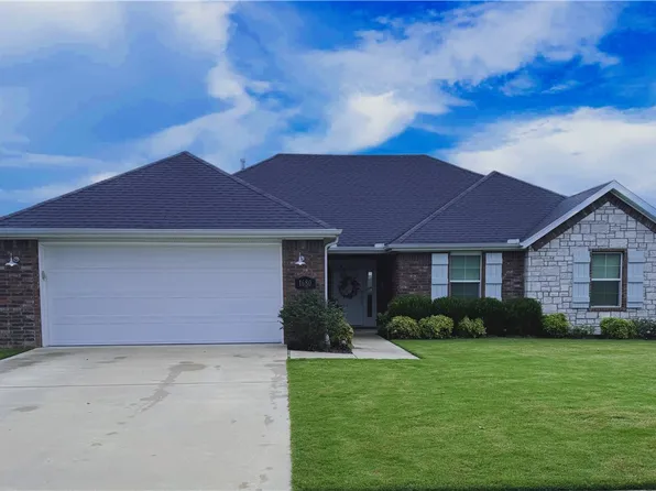 1680 Monarch Ave, Fayetteville, AR 72701