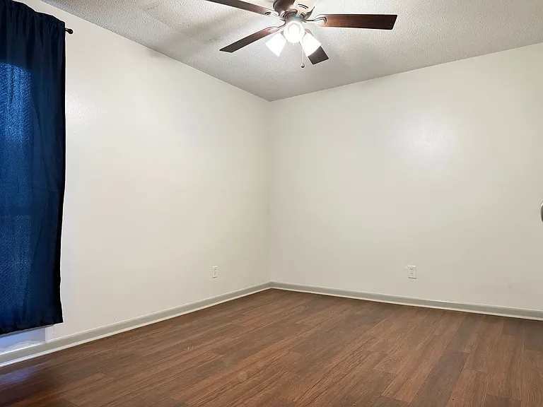 3604 Royal Oak Dr — Photo 14