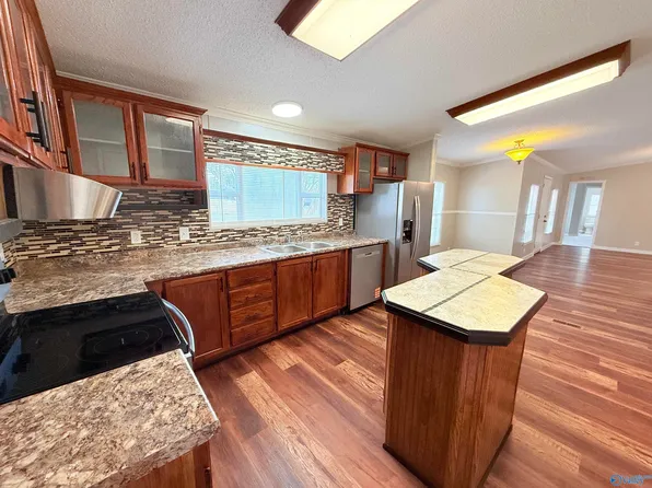 133 W Point Rd, Somerville, AL 35670