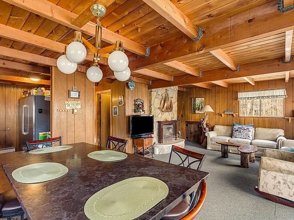 3rd image of 393 Tanglewood Drive