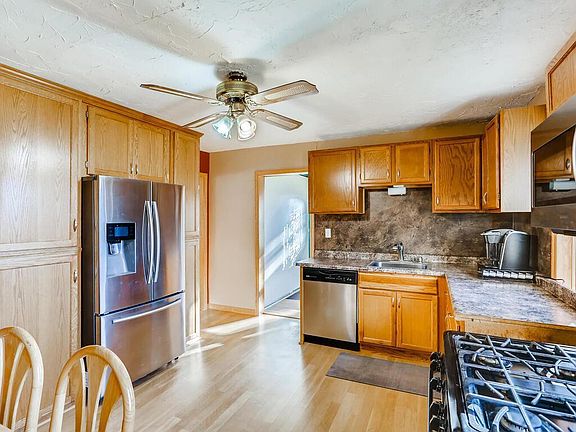 5th image of 205 John Ave N
