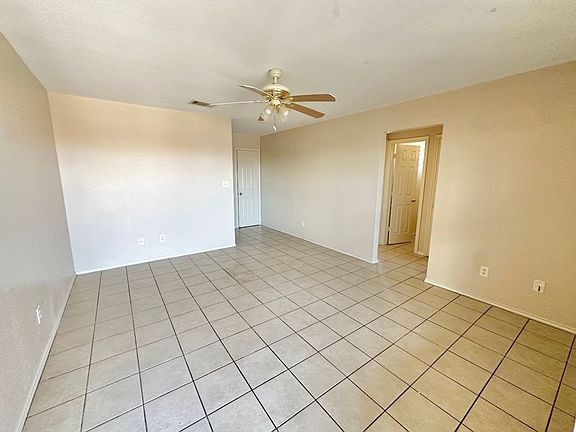 5th image of 3401 Hereford Ln