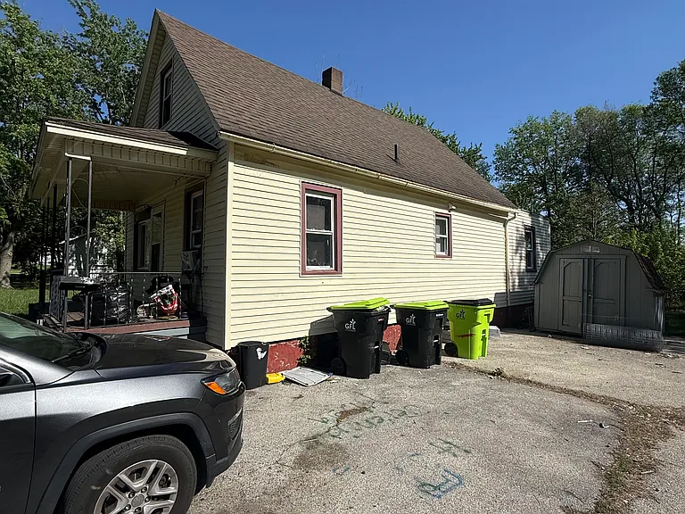 1263 W Green St — Photo 6