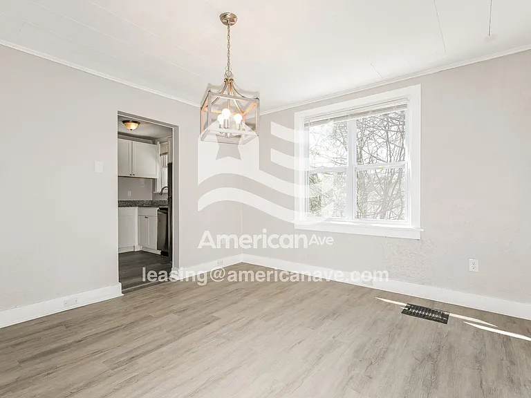566895_006_dining_room_13655923.jpg