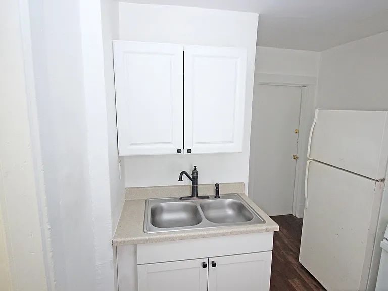 223 Spencer Ave #5 — Photo 6