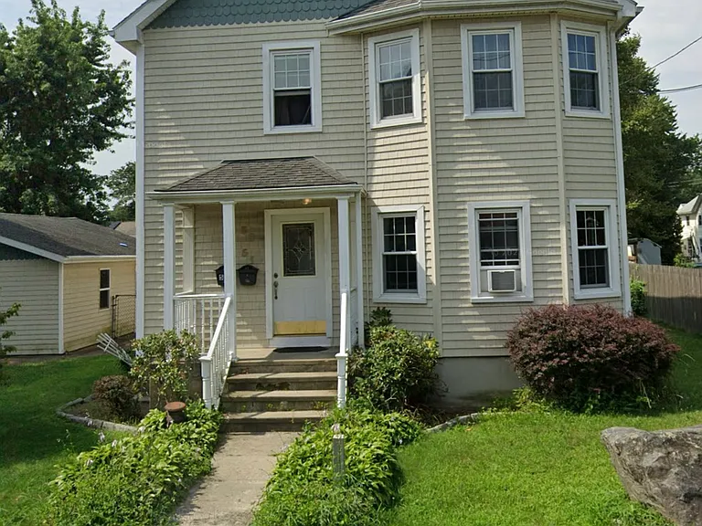53 Pettaconsett Ave — Photo 12