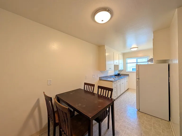 2534 Benvenue Ave — Photo 45