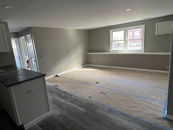 5th image of 23 Tallman St #2