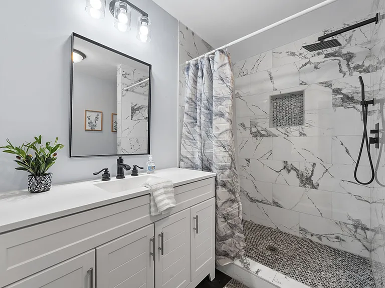 903 Beecher St SW #903 — Photo 16