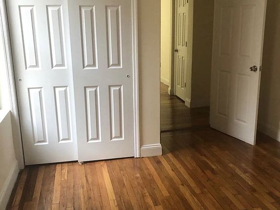 5th image of 3084 34th St APT 4B