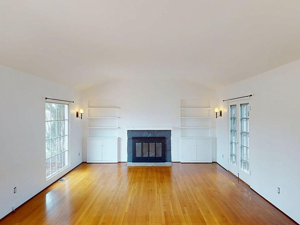 1st image of 750 F Ave