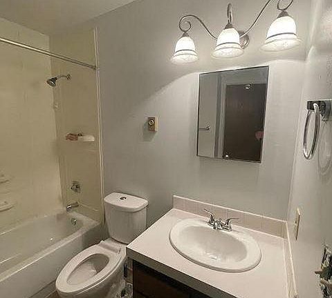 5th image of 125 N Illinois Ave APT 1