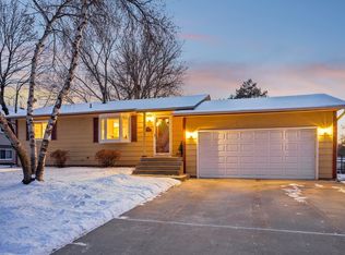 6990 Redwing Ln, Chanhassen, MN 55317