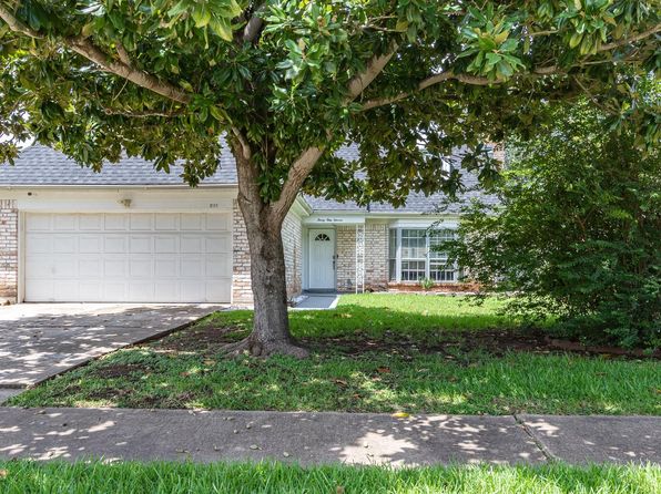 3111 Windmill St