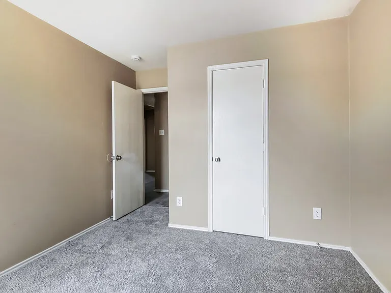 21211 Linden House Ct — Photo 15