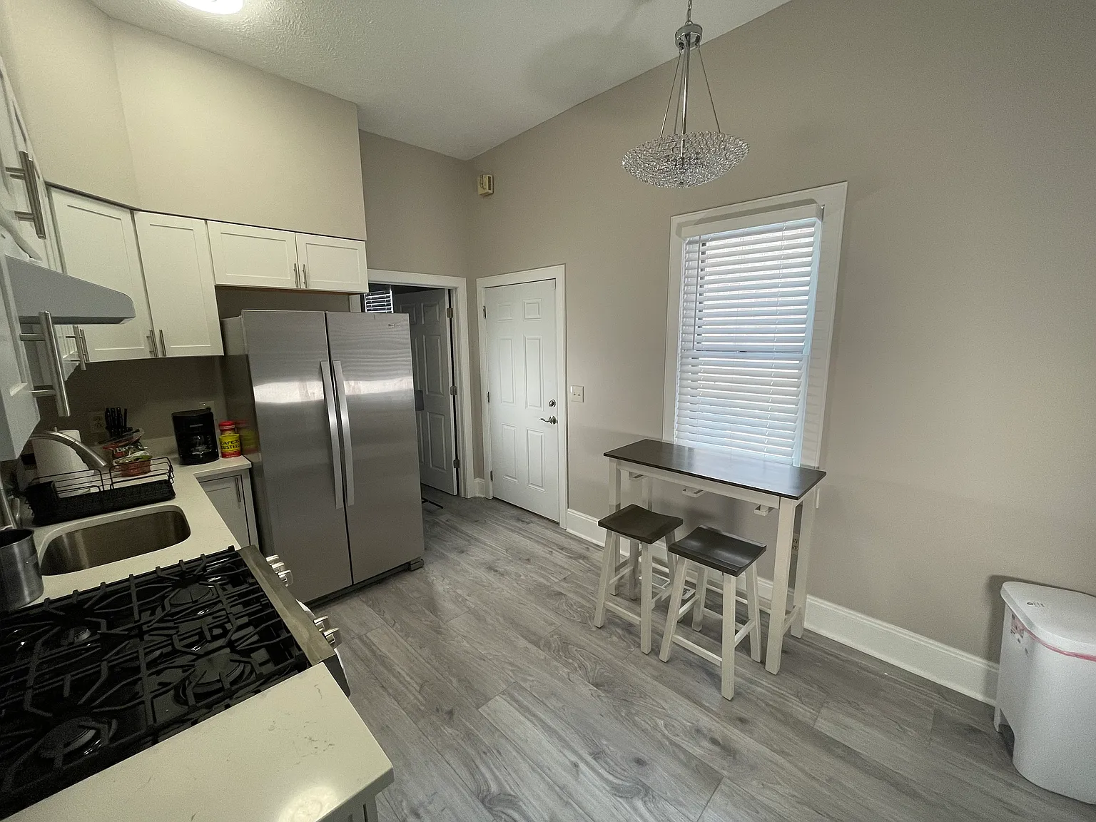 2 bed, 1000 sqft, $1,600 — Photo 2