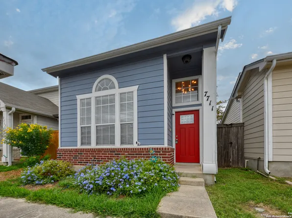 7711 CROWN GATE DR, San Antonio, TX 78251