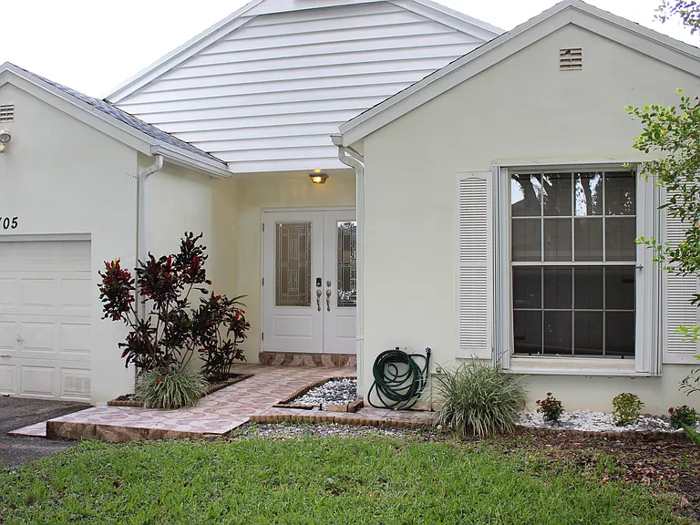 7705 Forest Green Ln — Photo 8