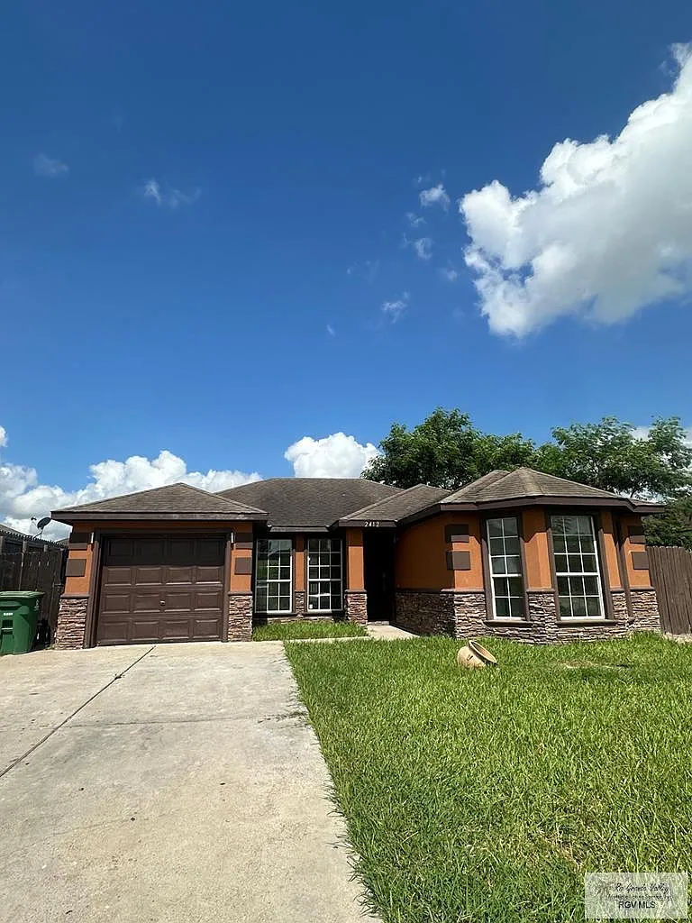 3 bed, 2.0 bath, 1214 sqft, $1,750 — Photo 1